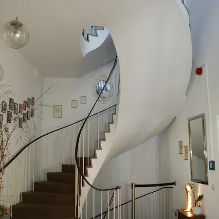 Pflug Hotel 3*
